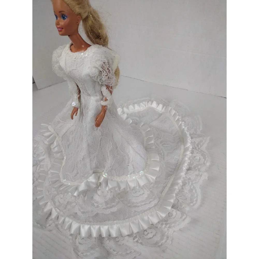 Mattel Barbie Doll 1976 Head 1966 Indonesia Body W/ Ornate White Lace Bride Gown